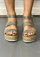 Load image into Gallery viewer, Snake Print Platform Sandals
