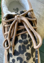 Load image into Gallery viewer, Taupe Leopard Print Moccasin Shoe
