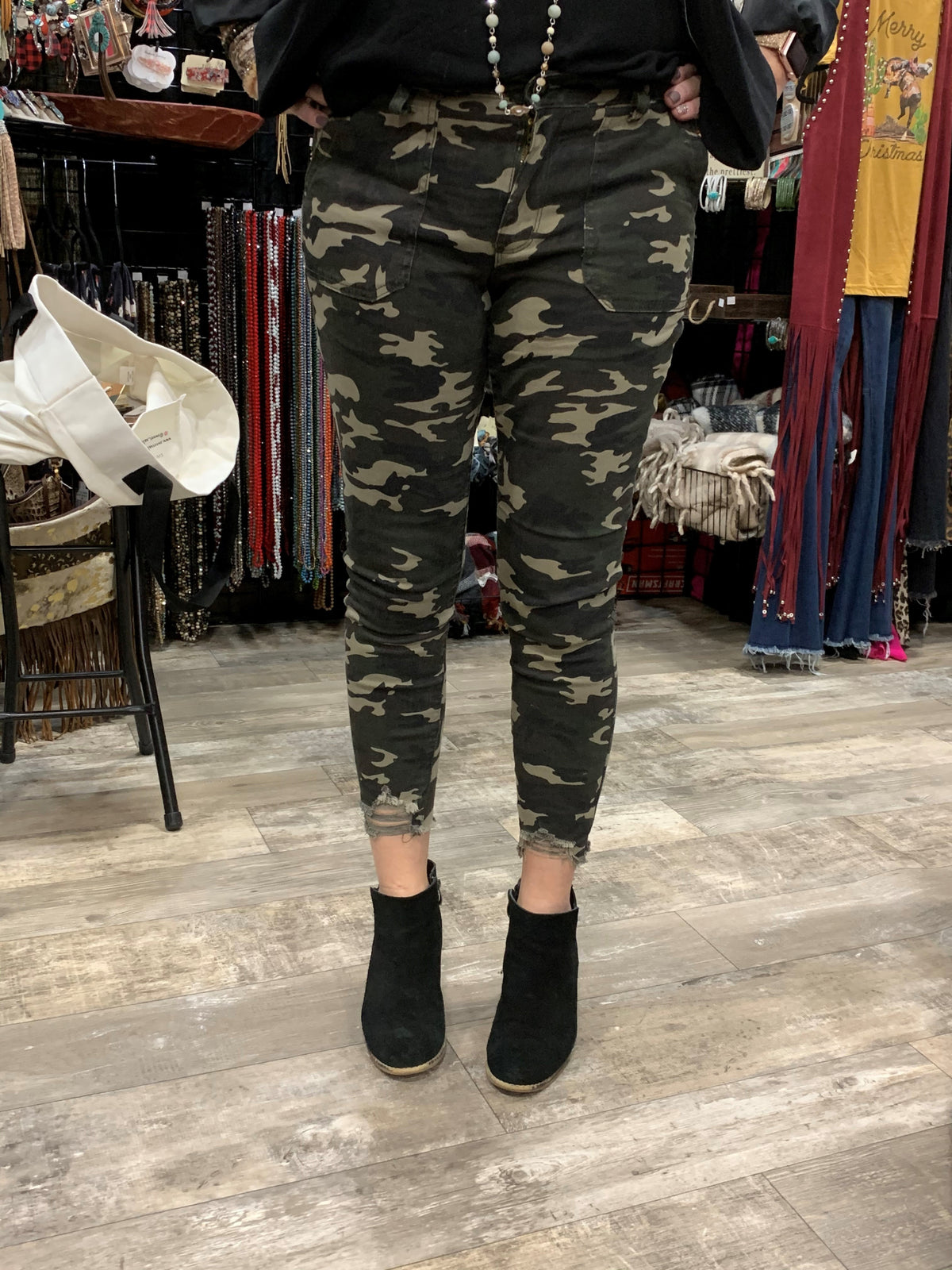 Camo Mid Rise w/Distressed Hem
