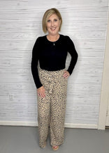 Load image into Gallery viewer, Leopard Print Wide Leg Pants
